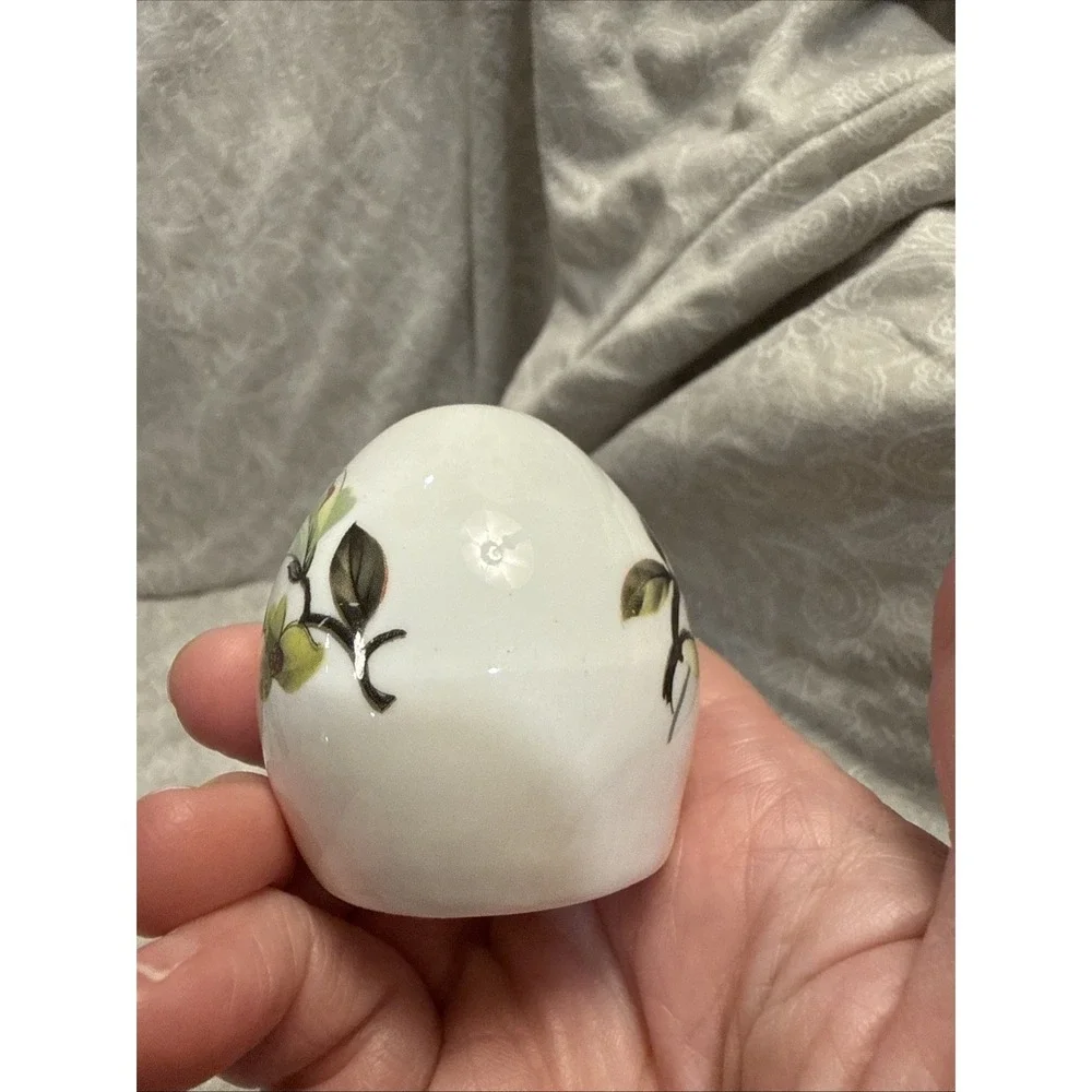 SANDFORD Egg Salt & Pepper Shakers DOGWOOD Flowers FINE BONE CHINA England PLUGS